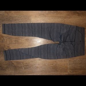 Lululemon High Times 7/8 sz 6 Cyber Stripe Black